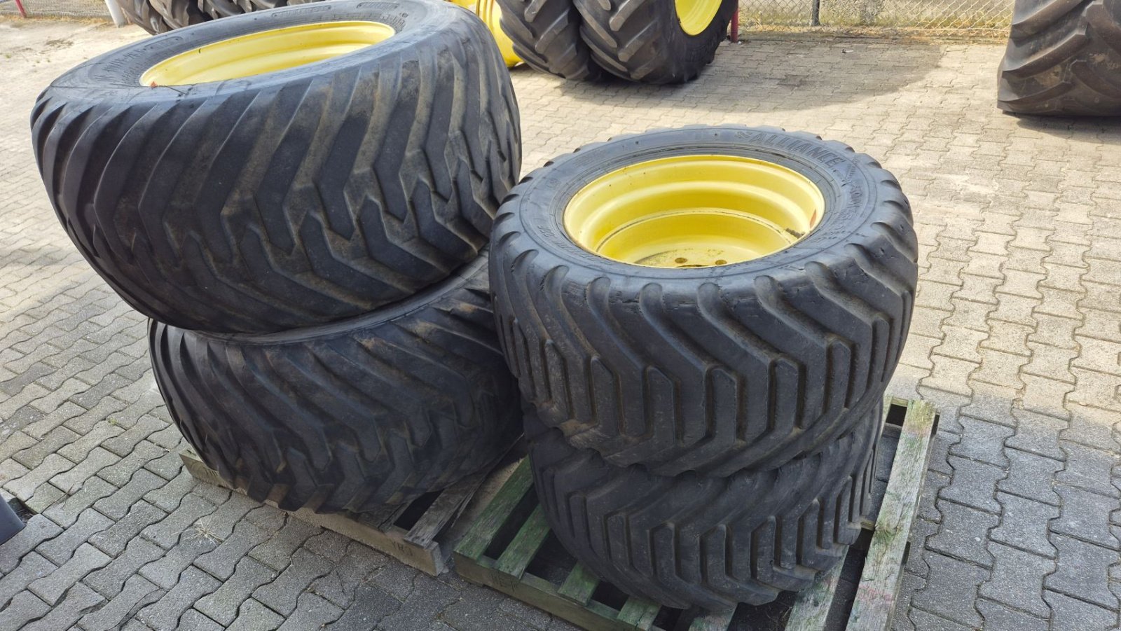 Rad Türe ait Sonstige Trelleborg Alliance John Deere 600/55-26.5 en 500/45-22.5 set, Gebrauchtmaschine içinde Schoonebeek (resim 2)