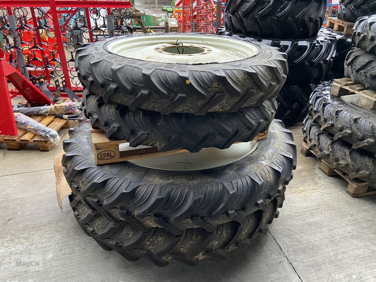 Rad del tipo Taurus 230/95R36 + 300/95 R46, Gebrauchtmaschine en Burgkirchen (Imagen 1)