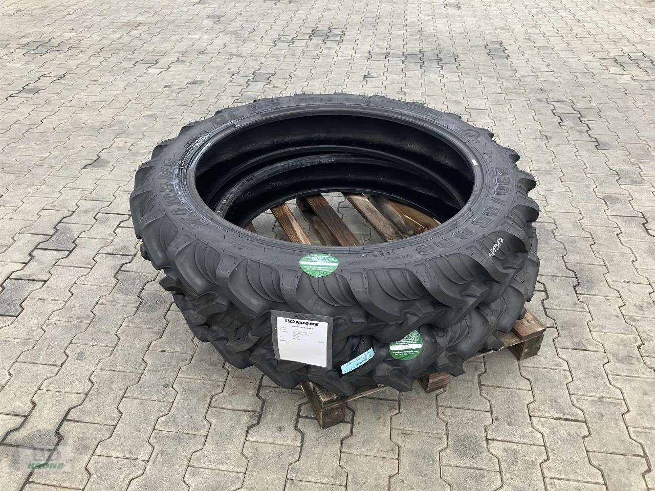 Rad des Typs Taurus 230/95R36, Gebrauchtmaschine in Spelle (Bild 1)