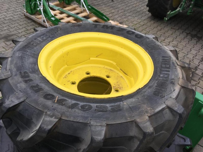Rad of the type Trelleborg 260/70R16 x2, Neumaschine in Worms (Picture 1)