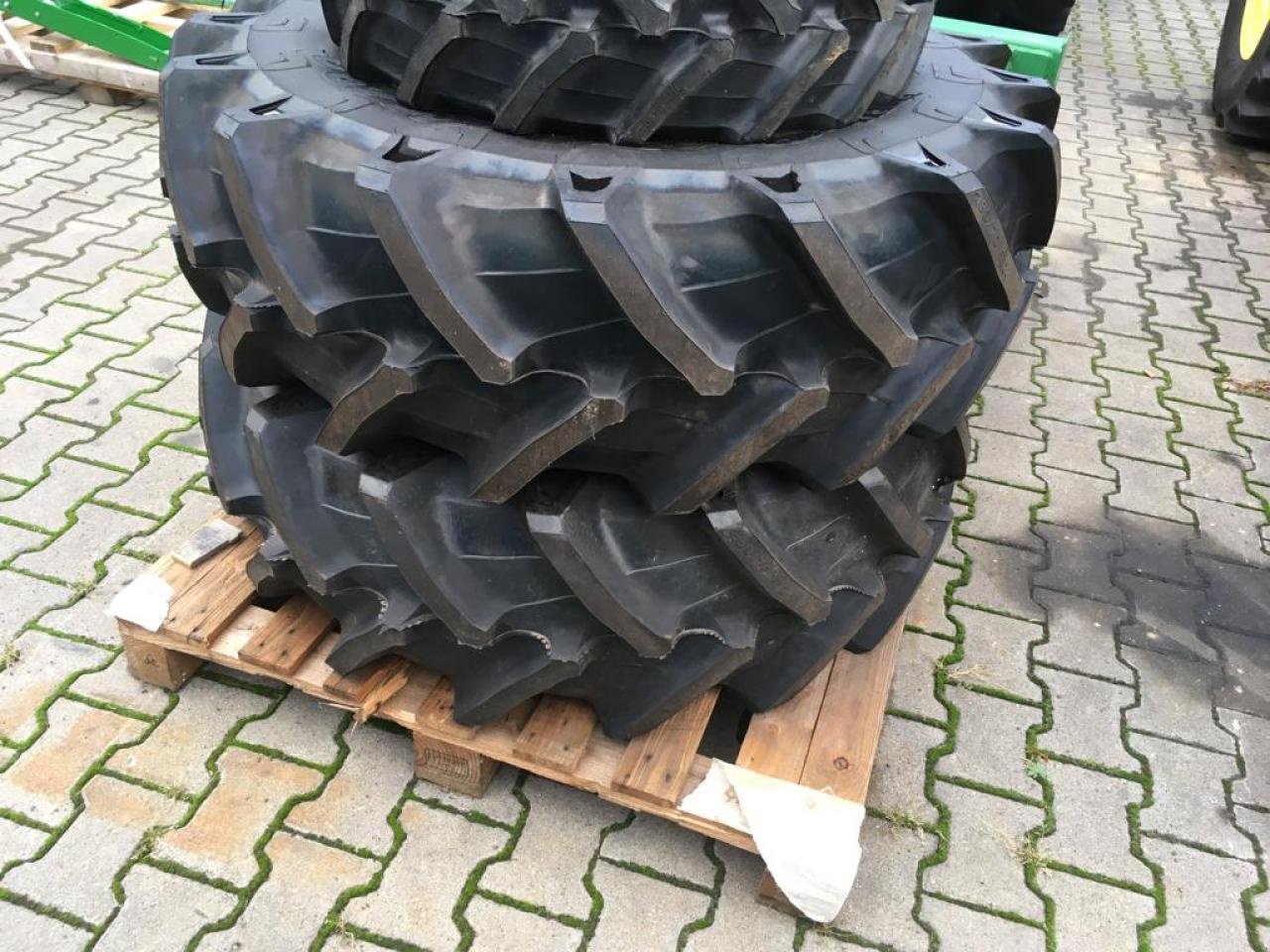 Rad tipa Trelleborg 380/70R24 x2, Neumaschine u Worms (Slika 1)