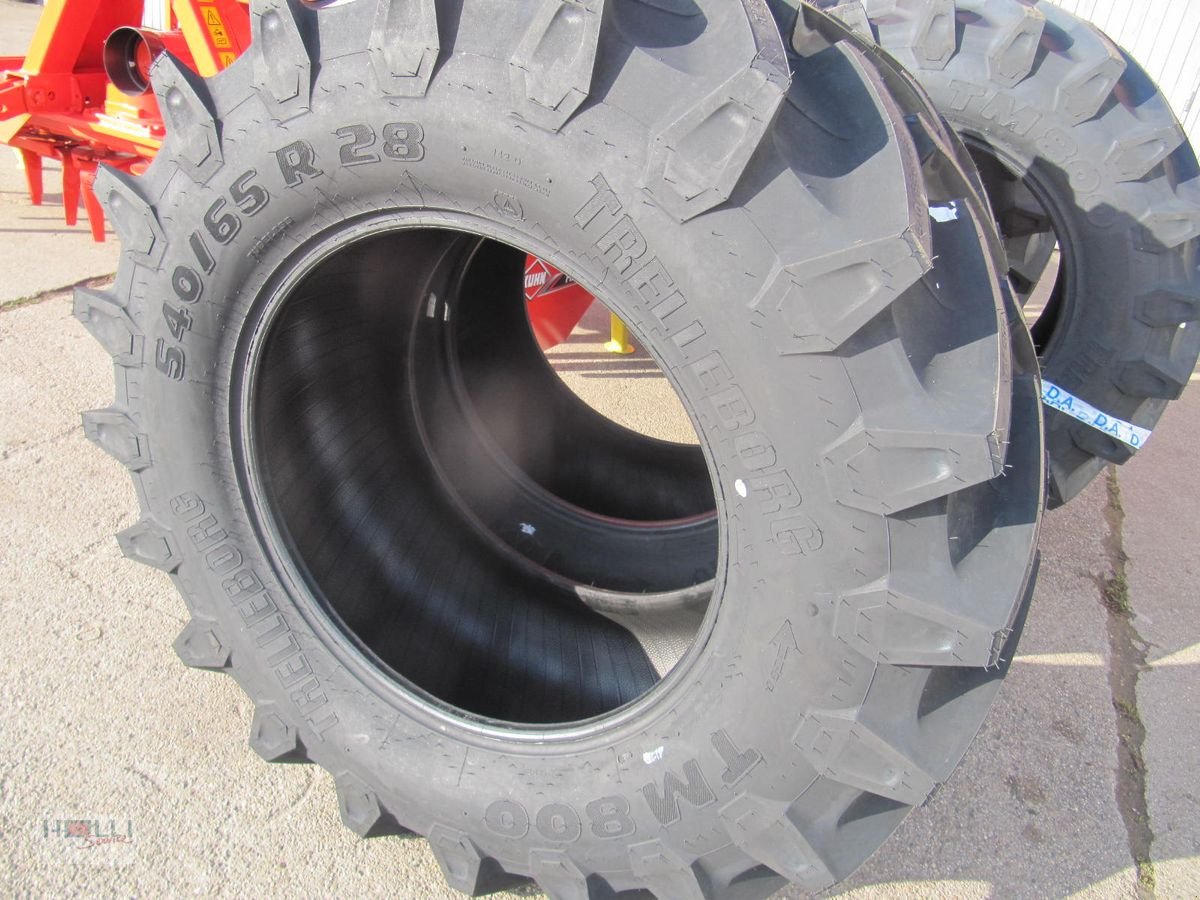 Rad des Typs Trelleborg 540/65R28 TM 800 142D, Neumaschine in Niederneukirchen (Bild 3)