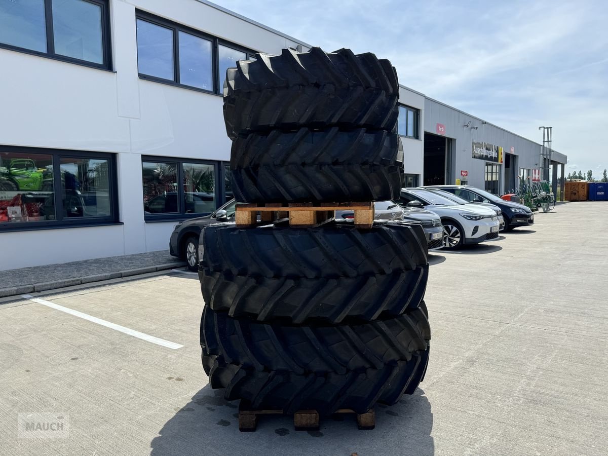 Rad del tipo Trelleborg 540/65R34 + 440/65R24 TM800, Neumaschine en Burgkirchen (Imagen 1)