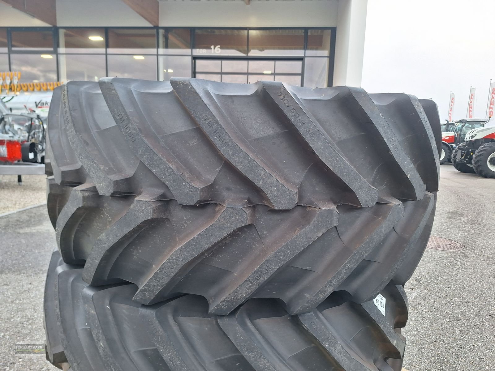 Rad du type Trelleborg 710/60R38+600/60R28, Neumaschine en Gampern (Photo 2)