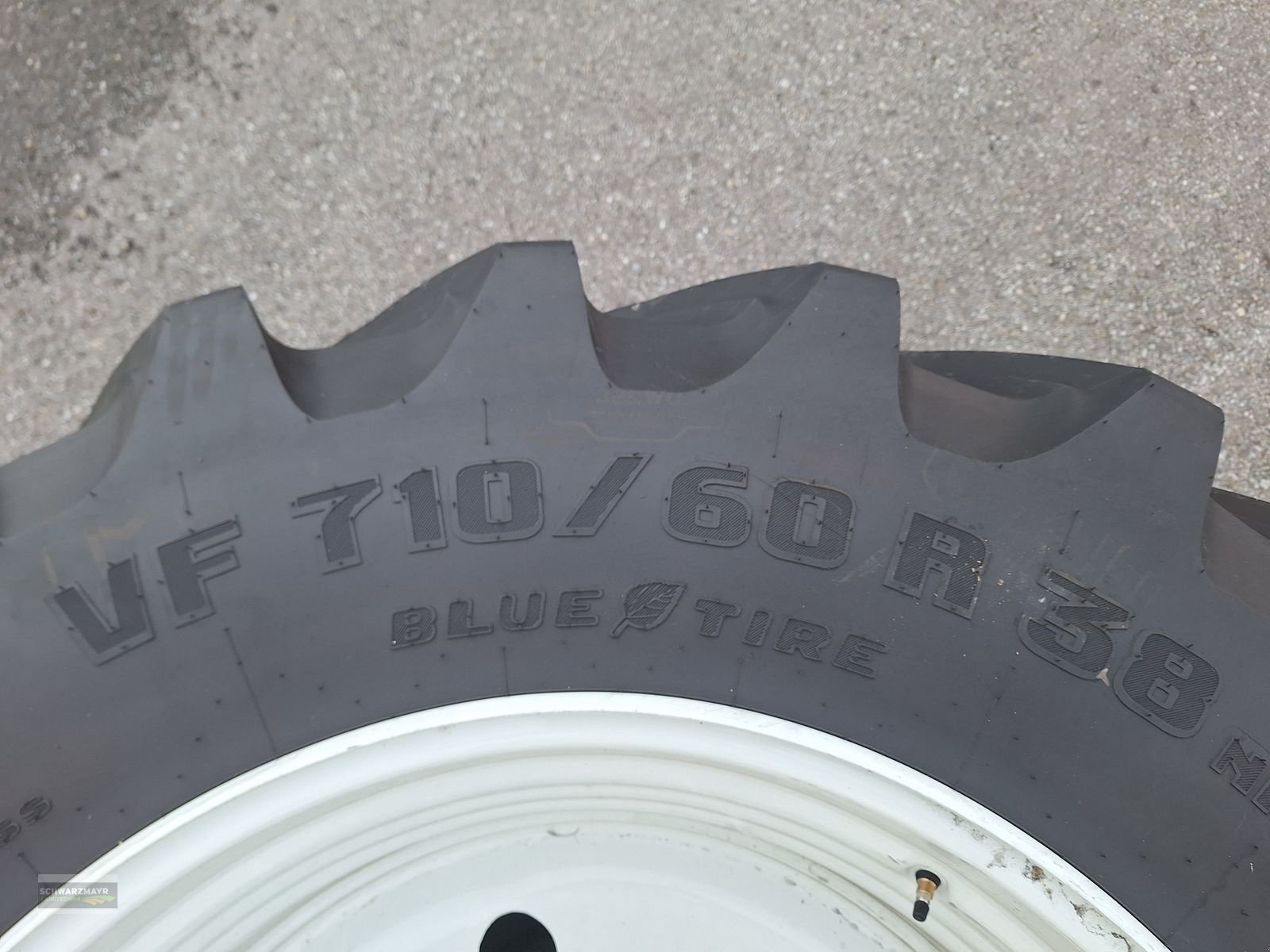 Rad du type Trelleborg 710/60R38+600/60R28, Neumaschine en Gampern (Photo 5)