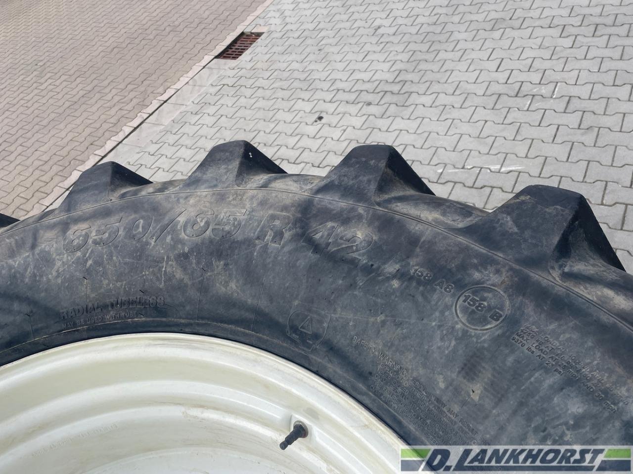 Rad des Typs Vredestein 2x 650/65R42 mit Felge, Neumaschine in Neuenhaus (Bild 6)