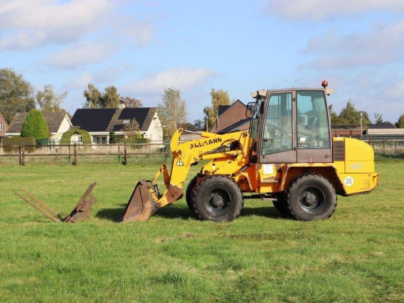 Radlader des Typs Ahlmann AZ85, Gebrauchtmaschine in Antwerpen (Bild 1)