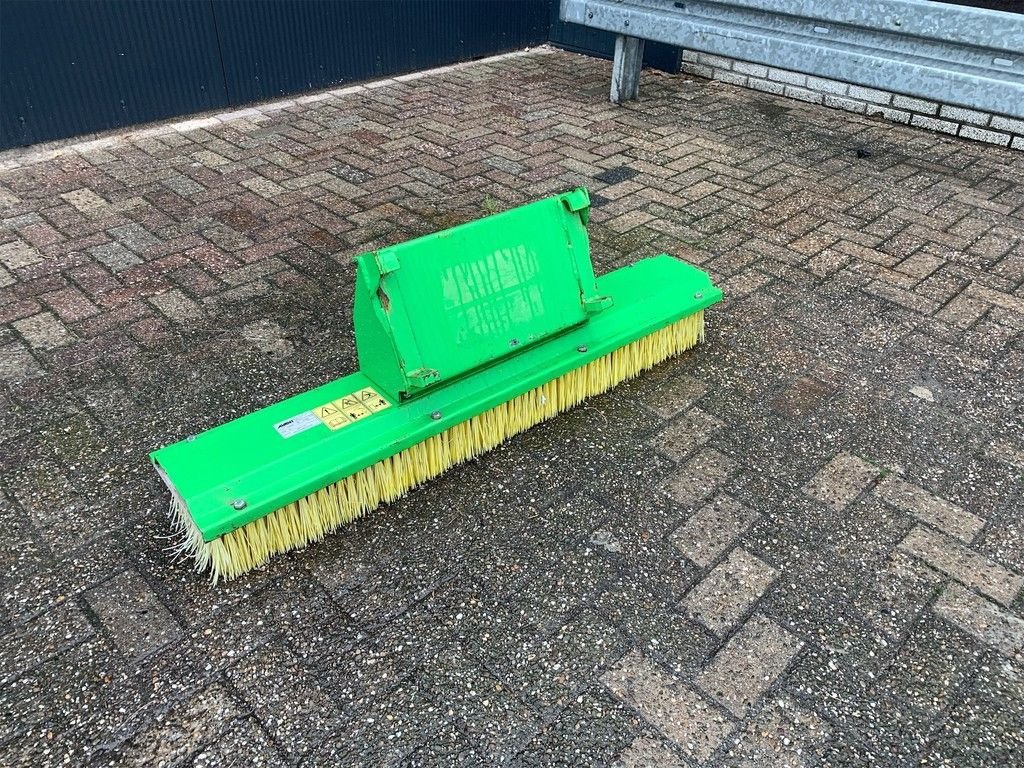 Radlader van het type Avant 130 CM DUWBORSTEL, Neumaschine in MARIENHEEM (Foto 1)