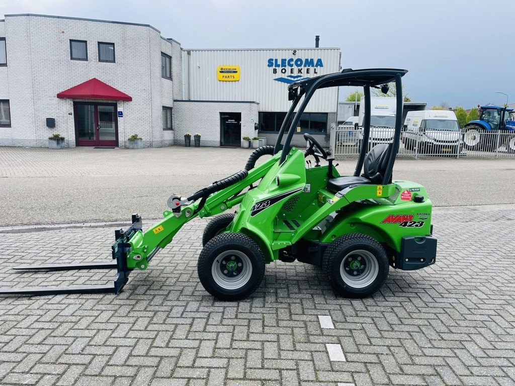 Radlader of the type Avant 423 Kniklader met telescopische laadarm, Neumaschine in BOEKEL (Picture 5)