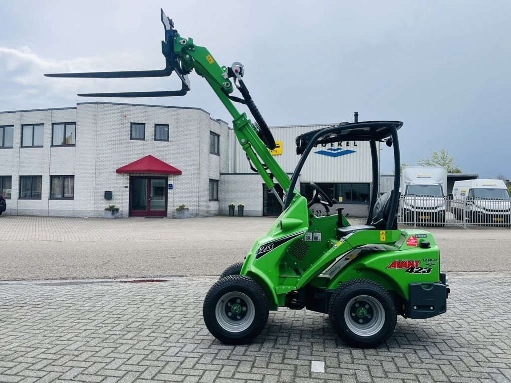 Radlader del tipo Avant 423 Kniklader met telescopische laadarm, Neumaschine In BOEKEL (Immagine 4)