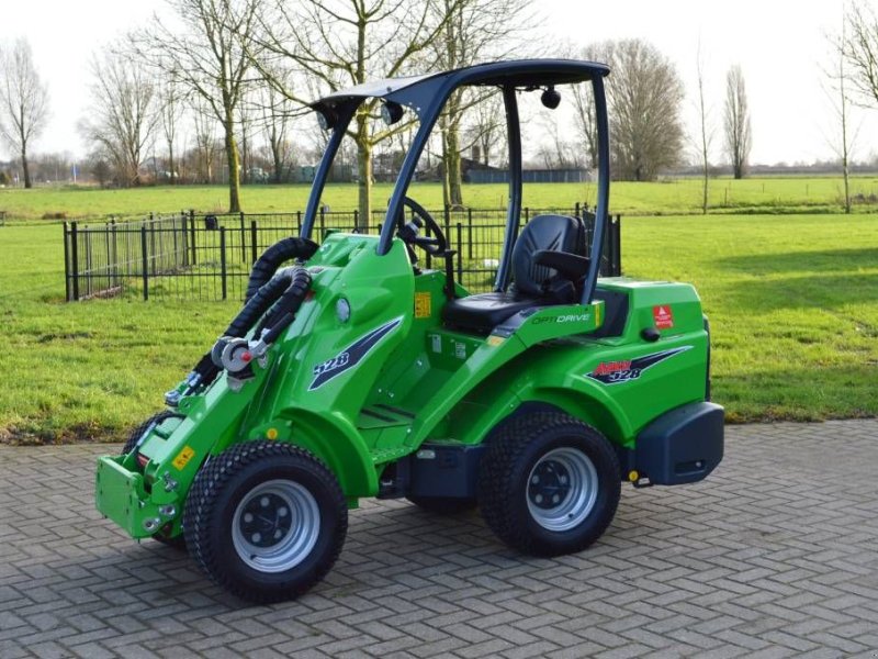 Radlader van het type Avant 528 TDL Kniklader/Shovel, Neumaschine in Erichem (Foto 1)