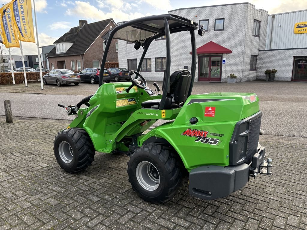 Radlader van het type Avant 755I TDL, Neumaschine in BOEKEL (Foto 2)