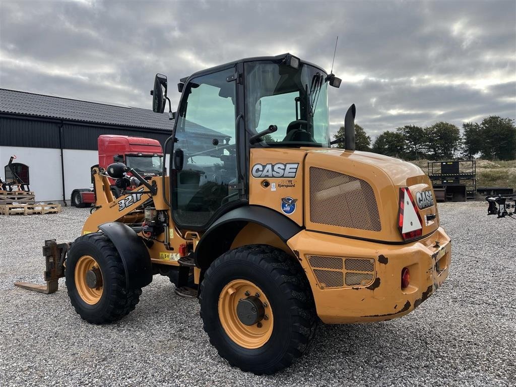 Radlader Türe ait Case IH 321F, Gebrauchtmaschine içinde Mariager (resim 7)