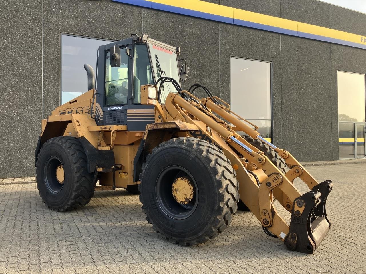 Radlader du type Case IH 621B XT GUMMIGED, Gebrauchtmaschine en Herning (Photo 4)