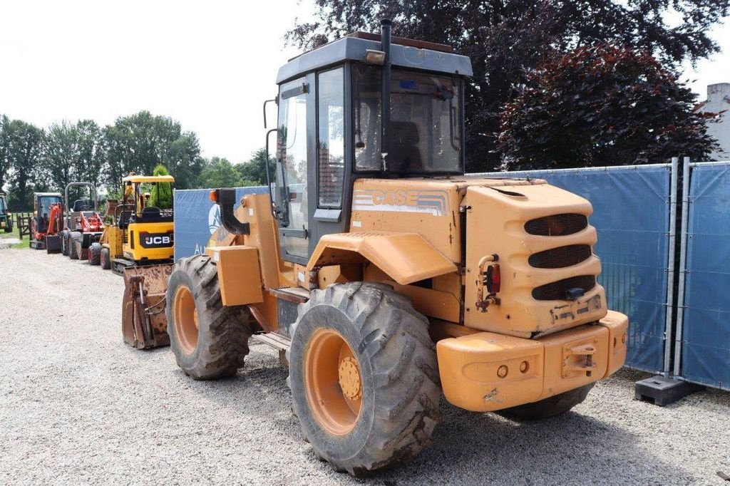 Radlader van het type Case 421B, Gebrauchtmaschine in Antwerpen (Foto 4)