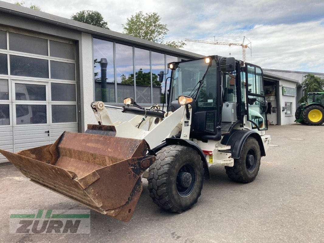 Radlader des Typs CAT 907H, Gebrauchtmaschine in Oberessendorf (Bild 4)