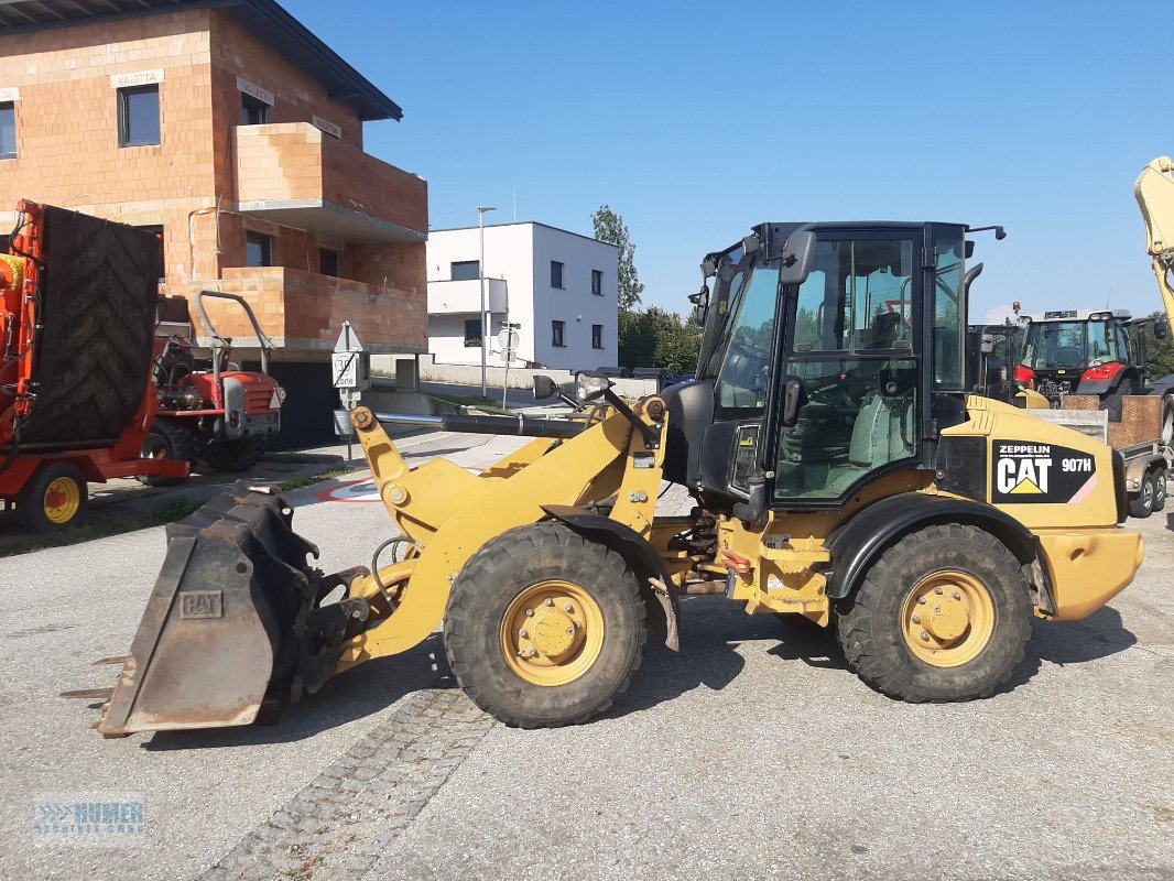 Radlader of the type Caterpillar 907 H, Neumaschine in Vorchdorf (Picture 1)