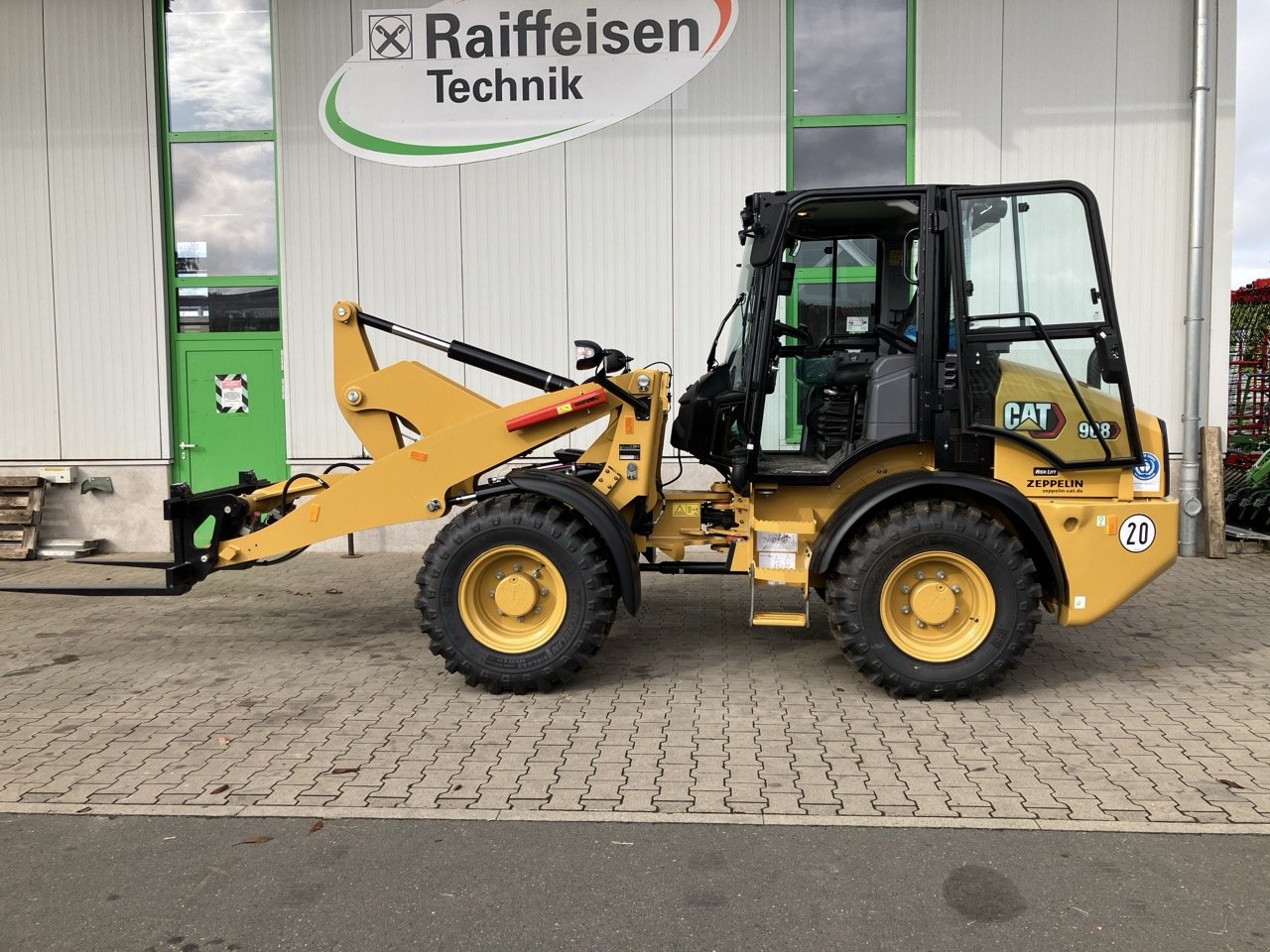 Radlader za tip Caterpillar 908 HL, Neumaschine u Gudensberg (Slika 1)