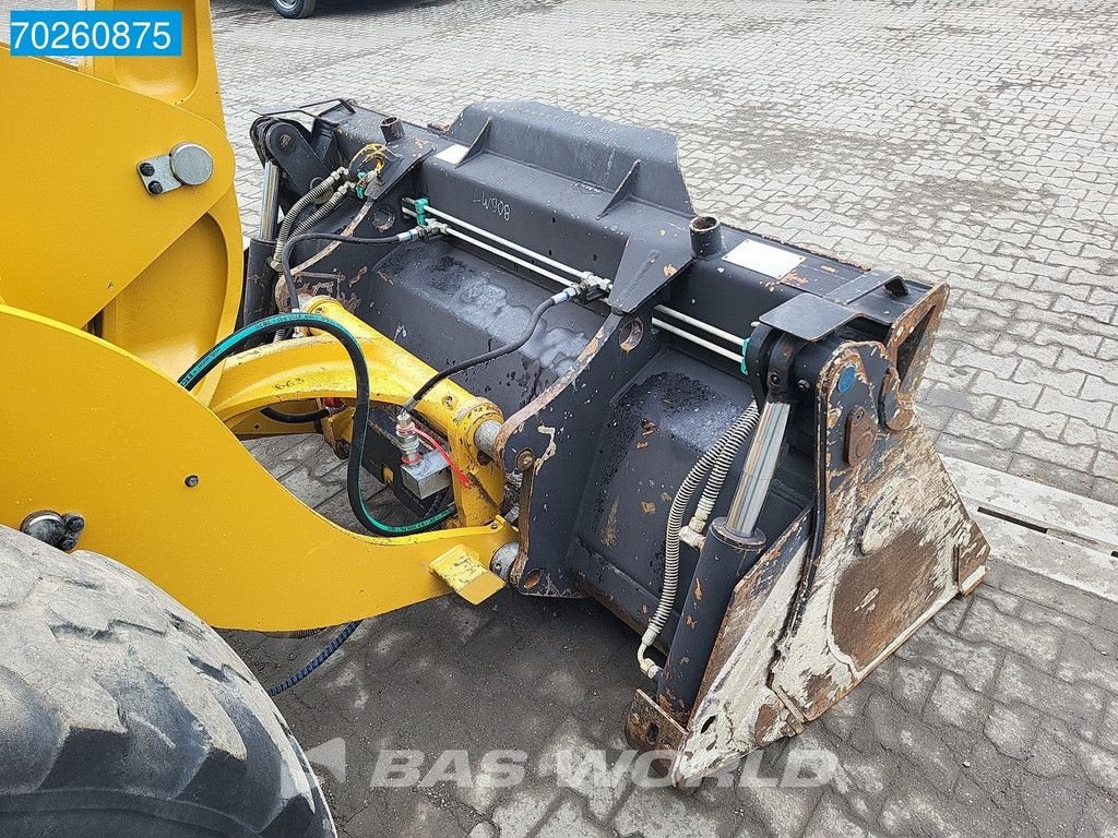 Radlader tipa Caterpillar 908 M BUCKET AND FORKS, Gebrauchtmaschine u Veghel (Slika 10)