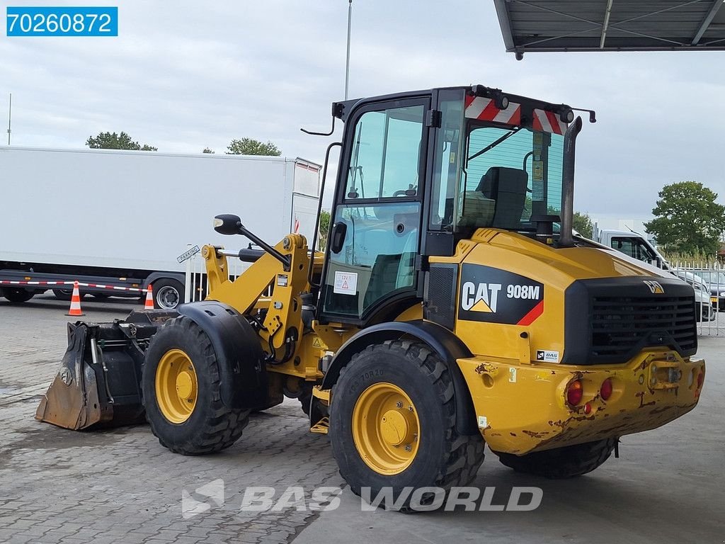 Radlader van het type Caterpillar 908 M BUCKET + FORKS, Gebrauchtmaschine in Veghel (Foto 2)