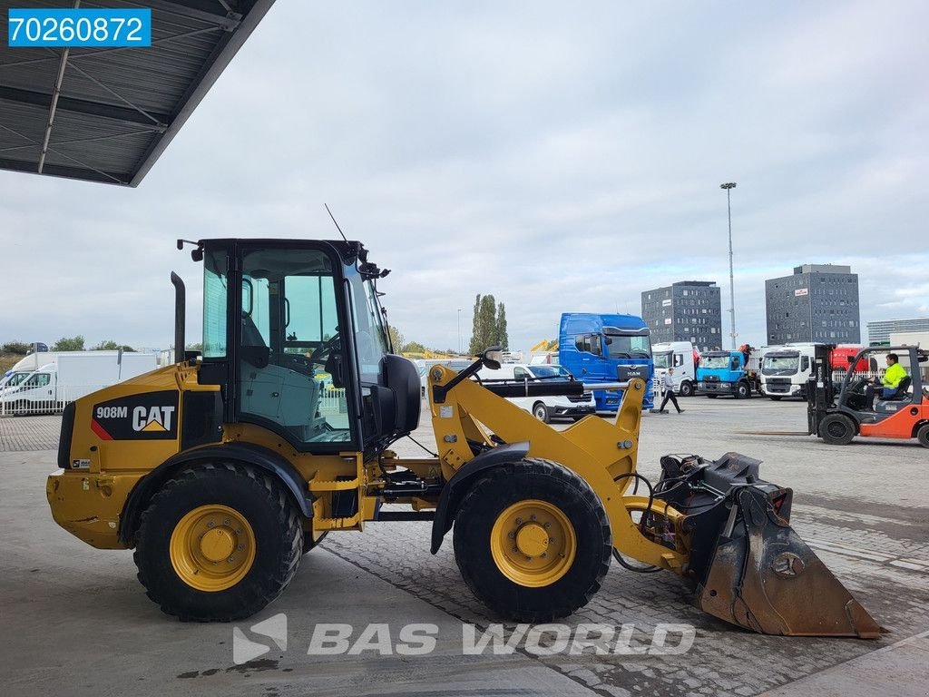 Radlader van het type Caterpillar 908 M BUCKET + FORKS, Gebrauchtmaschine in Veghel (Foto 10)