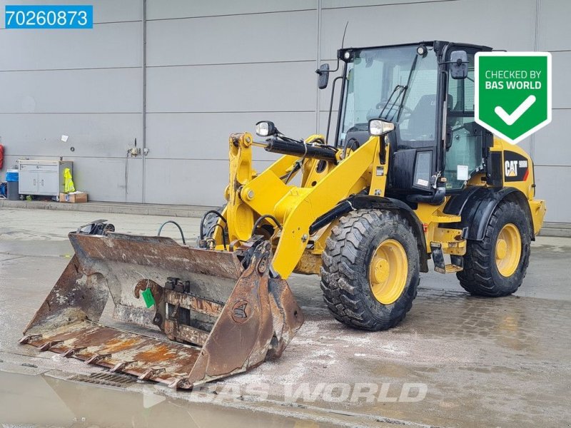 Radlader del tipo Caterpillar 908 M BUCKET + FORKS, Gebrauchtmaschine In Veghel