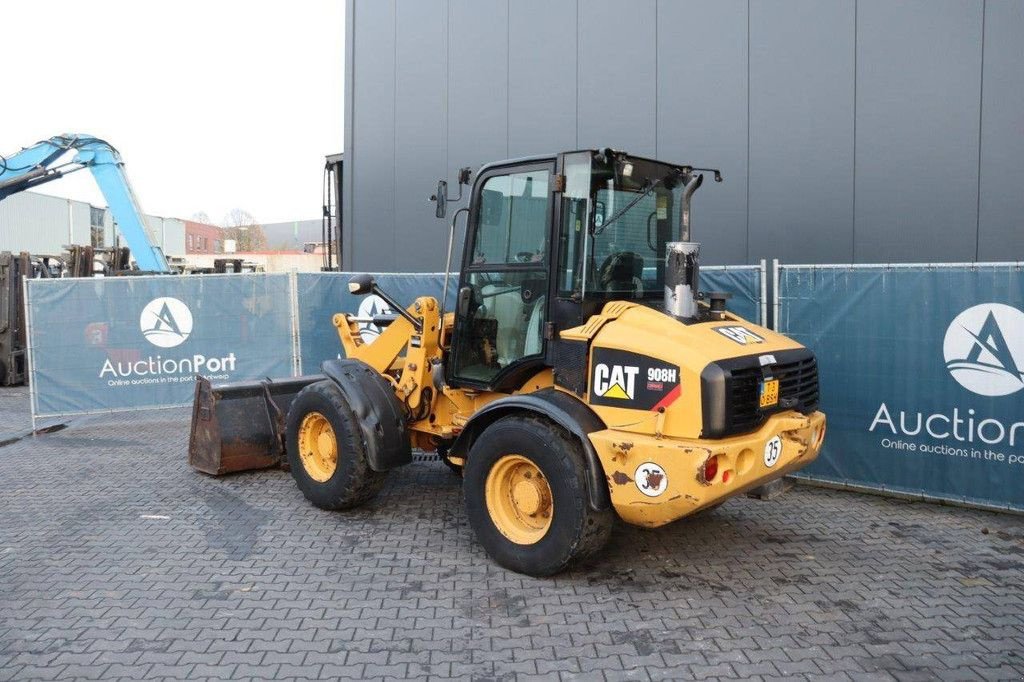 Radlader des Typs Caterpillar 908H, Gebrauchtmaschine in Antwerpen (Bild 3)