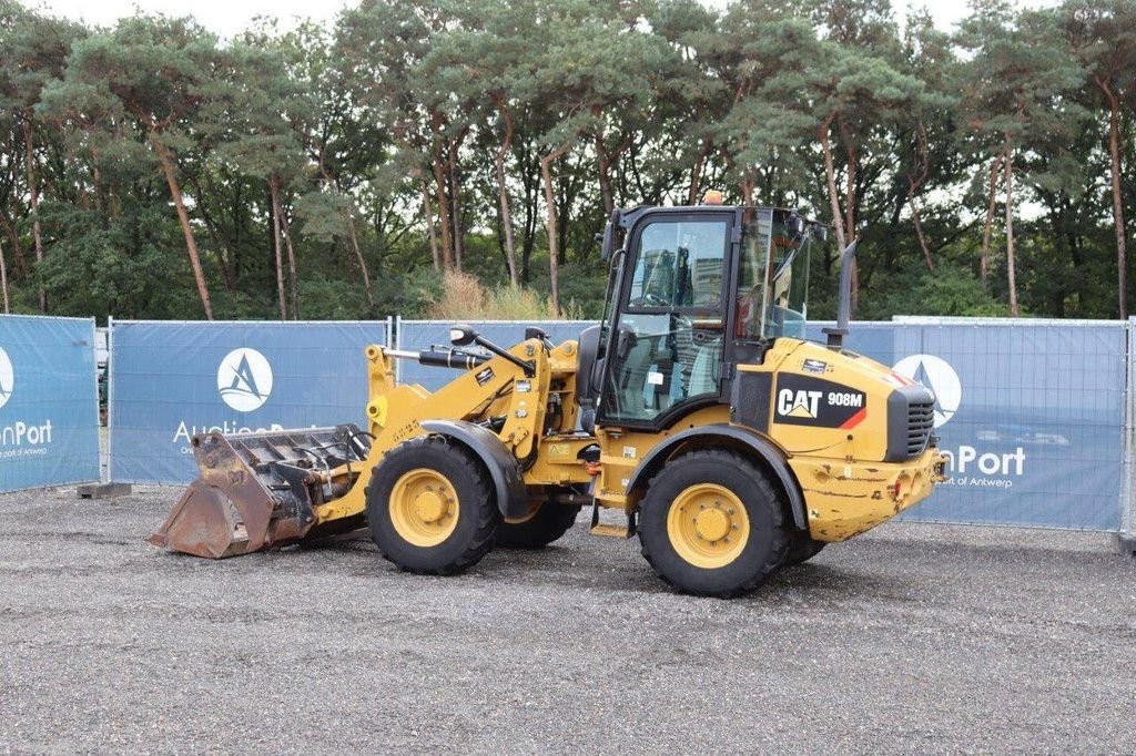 Radlader of the type Caterpillar 908M, Gebrauchtmaschine in Antwerpen (Picture 3)