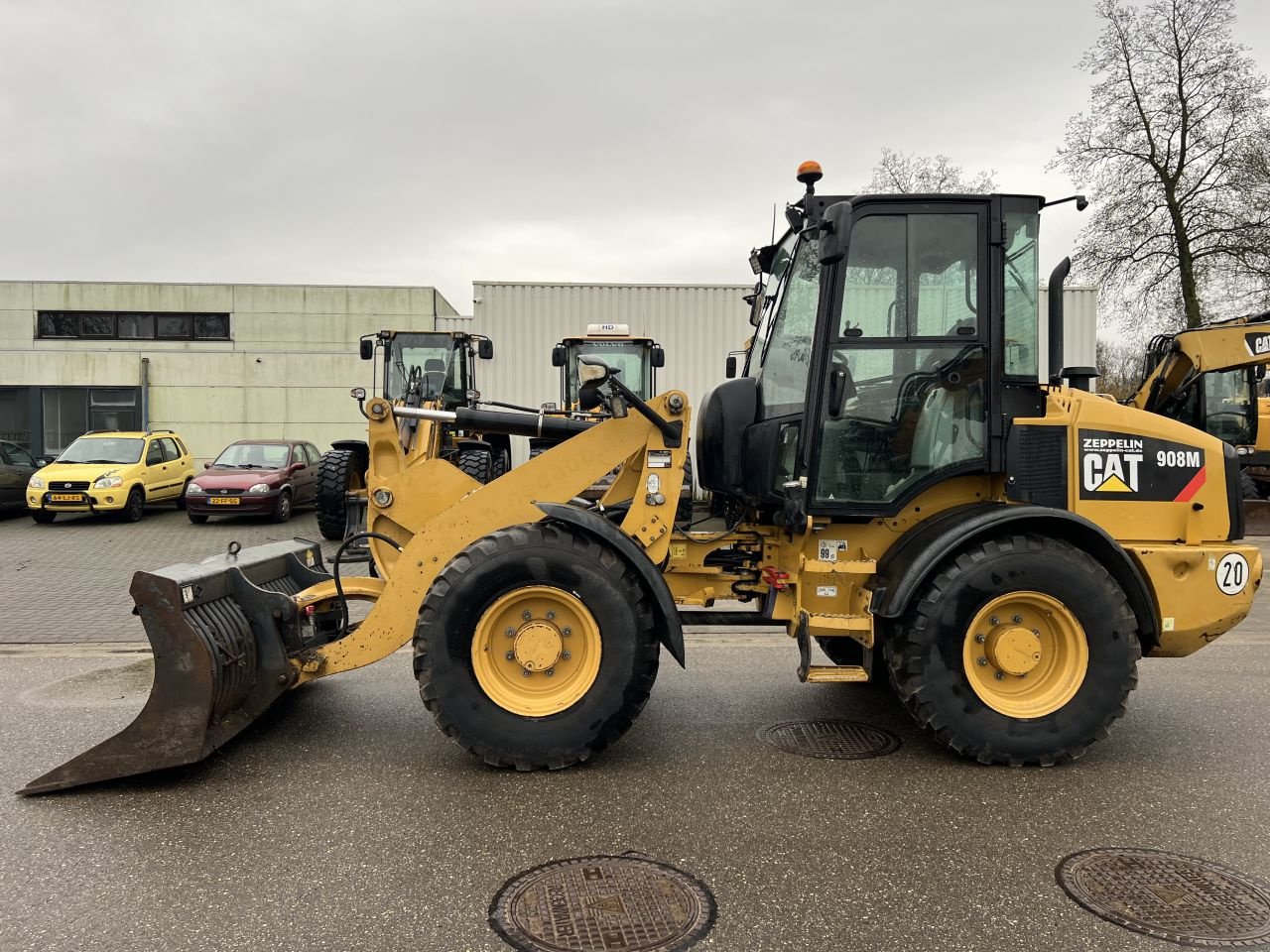 Radlader of the type Caterpillar 908M, Gebrauchtmaschine in Doetinchem (Picture 2)