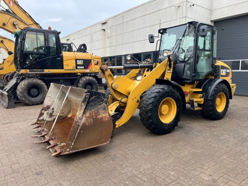 Radlader tip Caterpillar 908M, Gebrauchtmaschine in Doetinchem