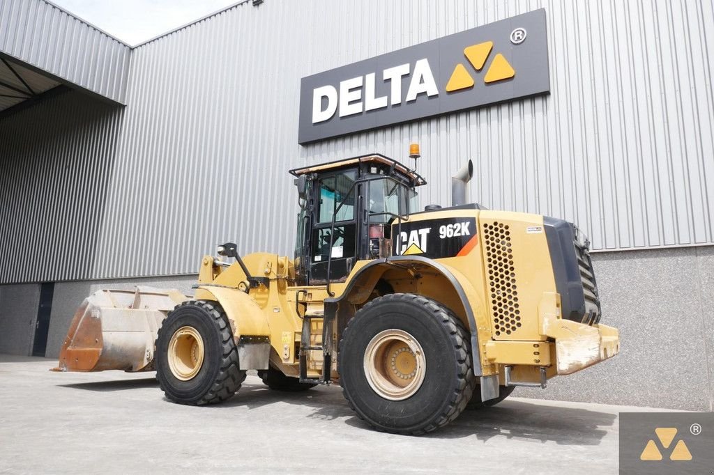 Radlader du type Caterpillar 962K, Gebrauchtmaschine en Zevenbergen (Photo 4)