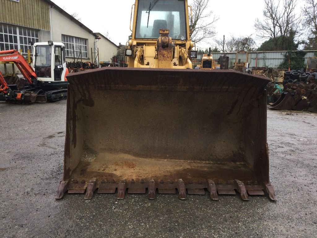 Radlader del tipo Caterpillar 963B, Gebrauchtmaschine en L'ISLE JOURDAIN (Imagen 3)