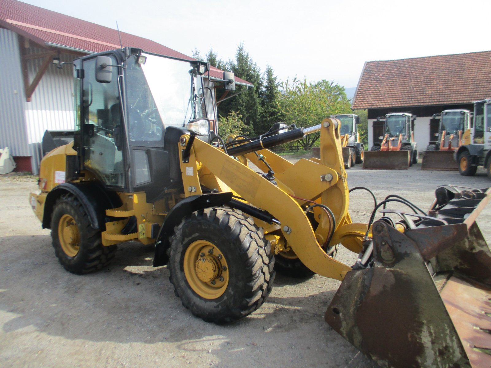 Radlader del tipo Caterpillar Cat 907 H mit Breitreifen, Gebrauchtmaschine In Haselbach (Immagine 8)