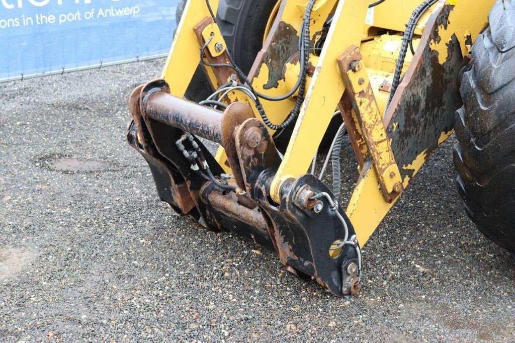 Radlader du type Caterpillar IT14G, Gebrauchtmaschine en Antwerpen (Photo 11)