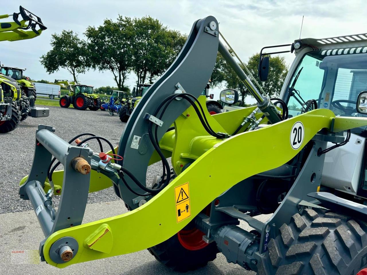 Radlader van het type CLAAS TORION 530, NEU !, Neumaschine in Westerstede (Foto 11)