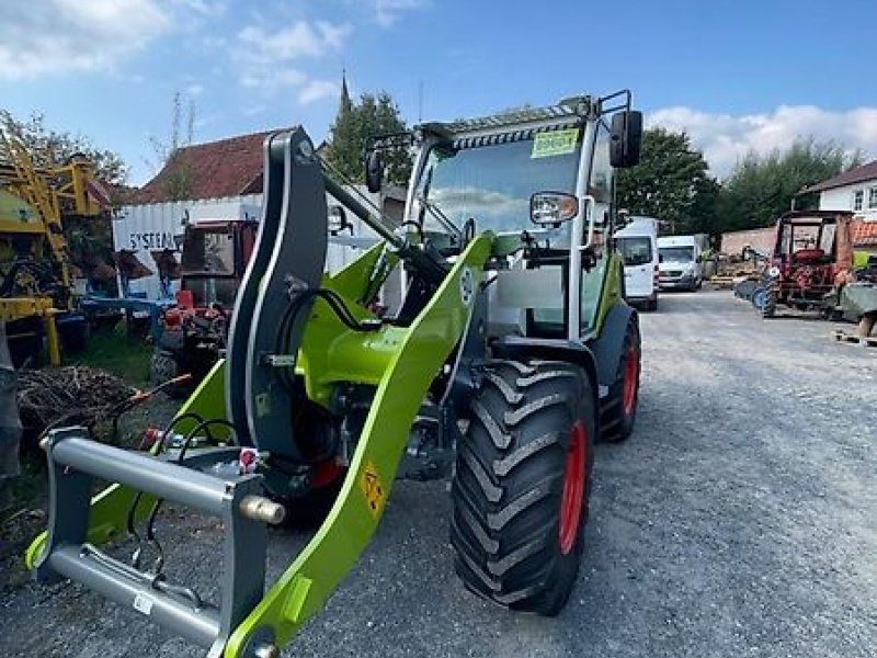 Radlader of the type CLAAS Torion 535, Neumaschine in Gillersheim (Picture 1)