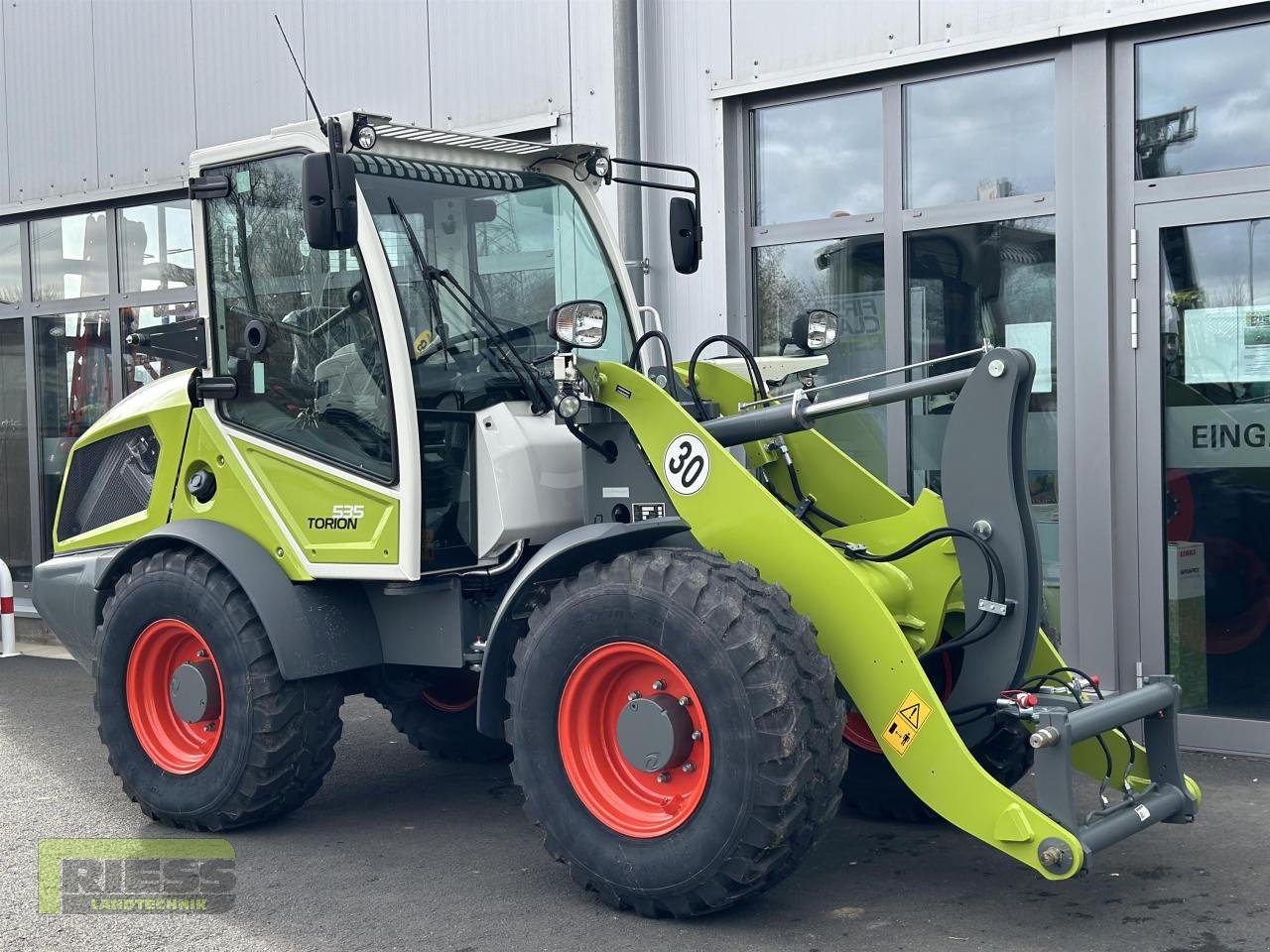 Radlader des Typs CLAAS TORION 535, Neumaschine in Homberg (Ohm) - Maulbach (Bild 2)