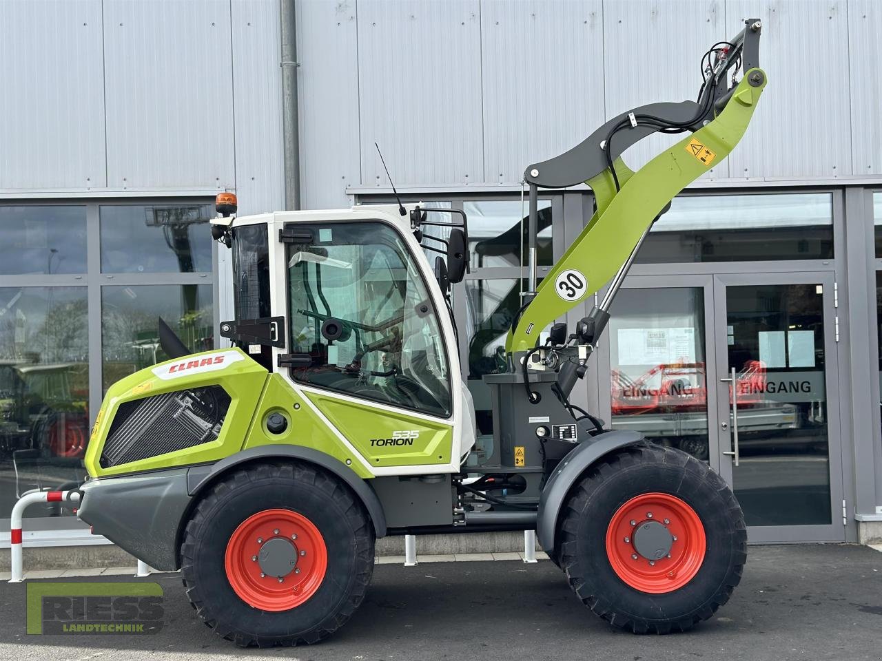 Radlader of the type CLAAS TORION 535, Neumaschine in Homberg (Ohm) - Maulbach (Picture 11)