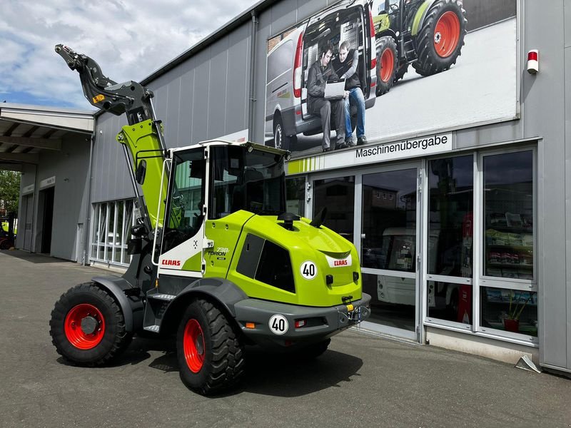 Radlader van het type CLAAS TORION 738 T SINUS, Neumaschine in Gefrees (Foto 2)