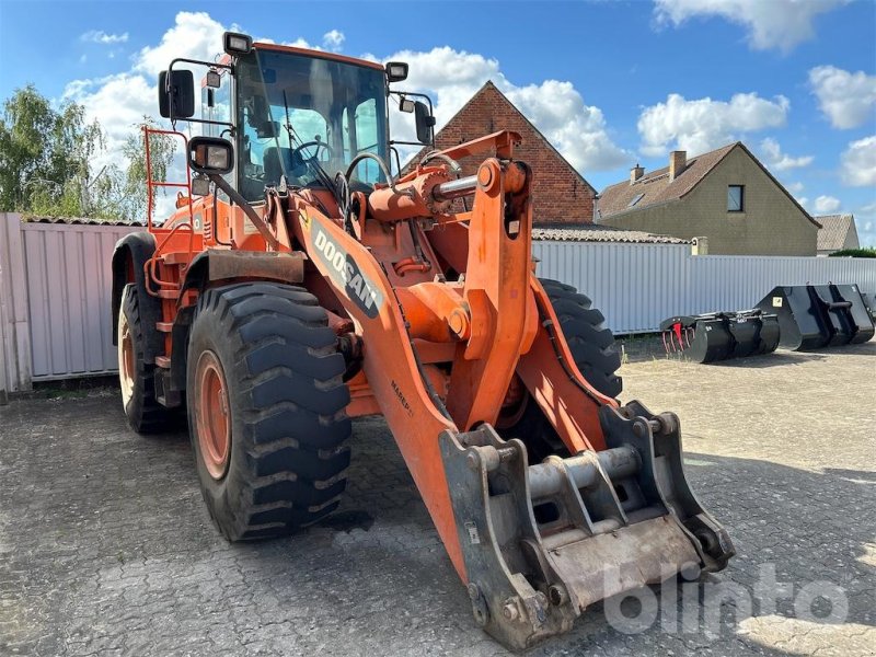 Radlader du type Doosan DL 300, Gebrauchtmaschine en Düsseldorf (Photo 1)