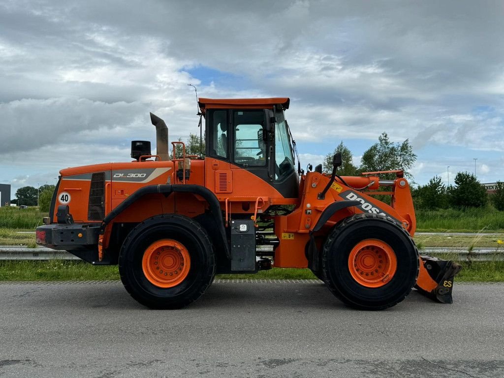 Radlader del tipo Doosan DL300-5, Gebrauchtmaschine In Velddriel (Immagine 4)