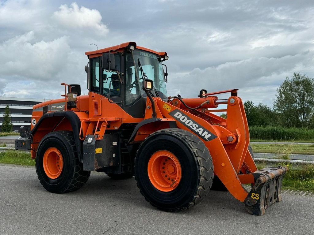 Radlader du type Doosan DL300-5, Gebrauchtmaschine en Velddriel (Photo 7)