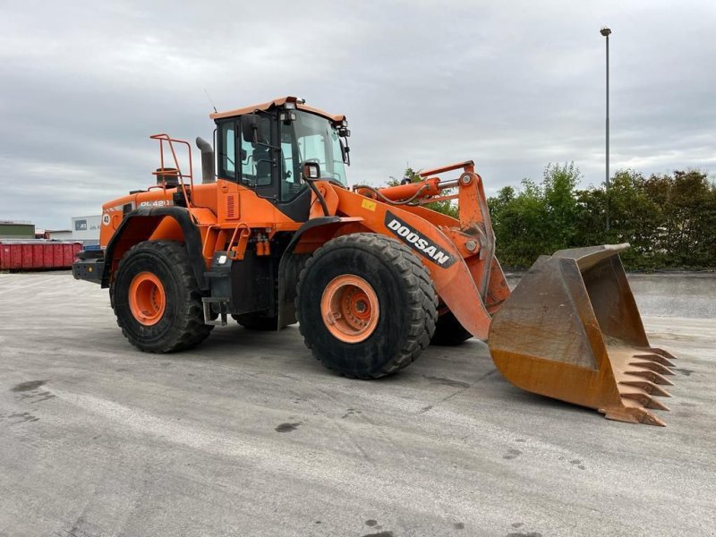 Radlader del tipo Doosan DL420-3, Gebrauchtmaschine In Gabersdorf (Immagine 1)