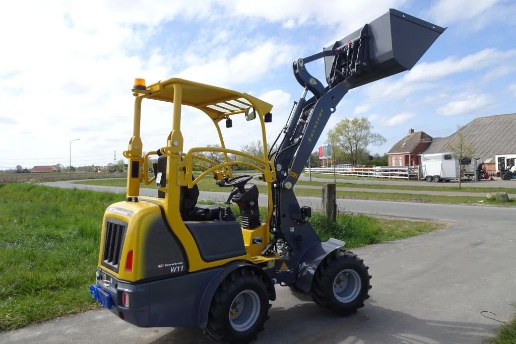 Radlader of the type Eurotrac Shovel Loader W11, Neumaschine in Losdorp (Picture 3)