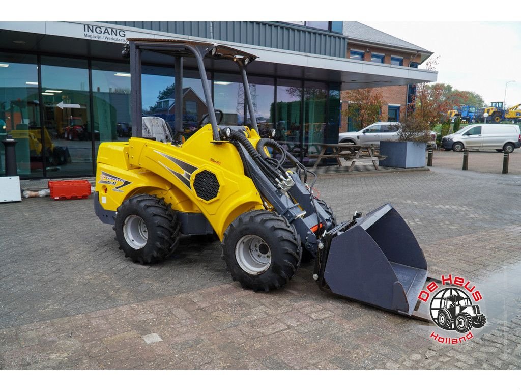 Radlader van het type Eurotrac T11 - Demo, Gebrauchtmaschine in MIJNSHEERENLAND (Foto 3)