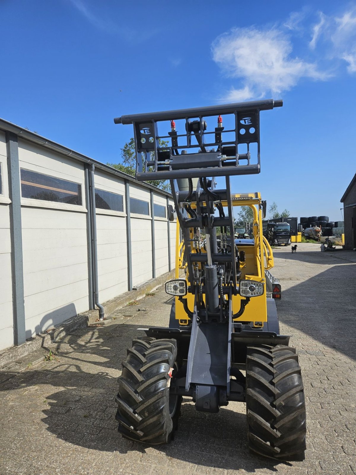 Radlader tipa Eurotrac W12-S, Neumaschine u ZEGVELD (Slika 3)