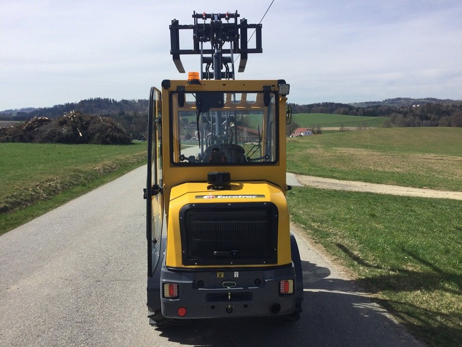 Radlader of the type Eurotrac W12, Neumaschine in Fürsteneck (Picture 5)