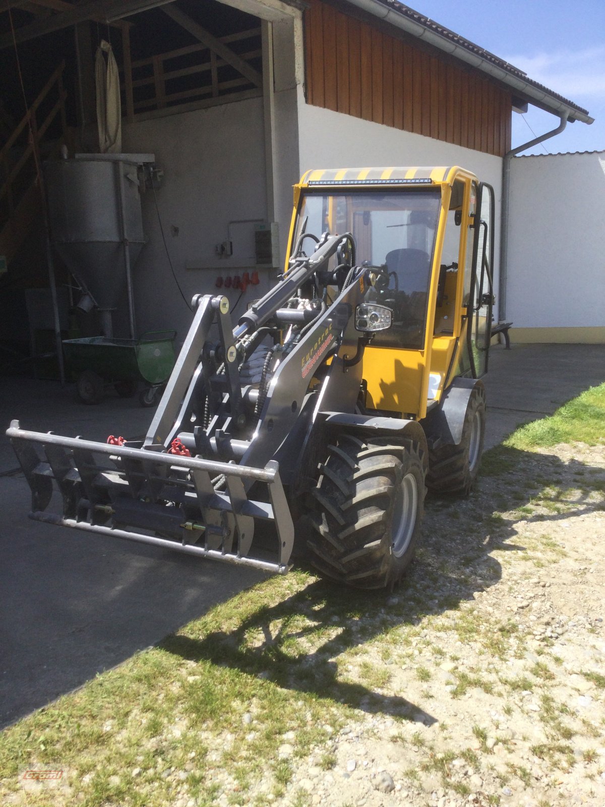 Radlader of the type Eurotrac W12, Gebrauchtmaschine in Kößlarn (Picture 3)