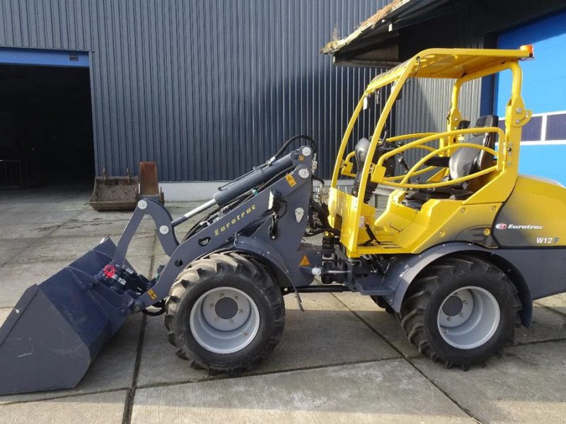 Radlader van het type Eurotrac W12F shovel laadschop, Neumaschine in Losdorp (Foto 1)