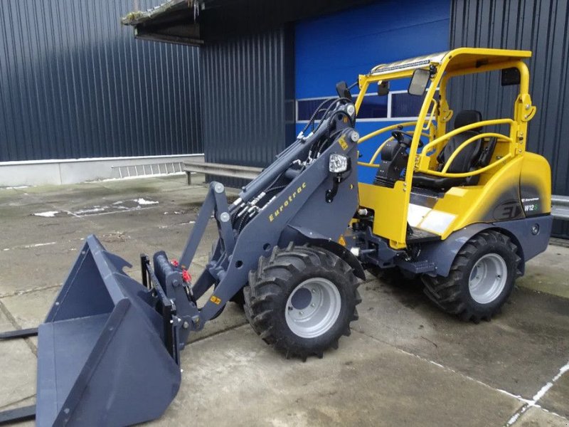 Radlader tipa Eurotrac W12S shovel laadschop, Neumaschine u Losdorp